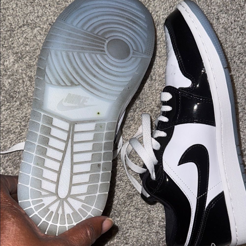 AIR JORDAN 1 LOW SE - Picture 5 of 6